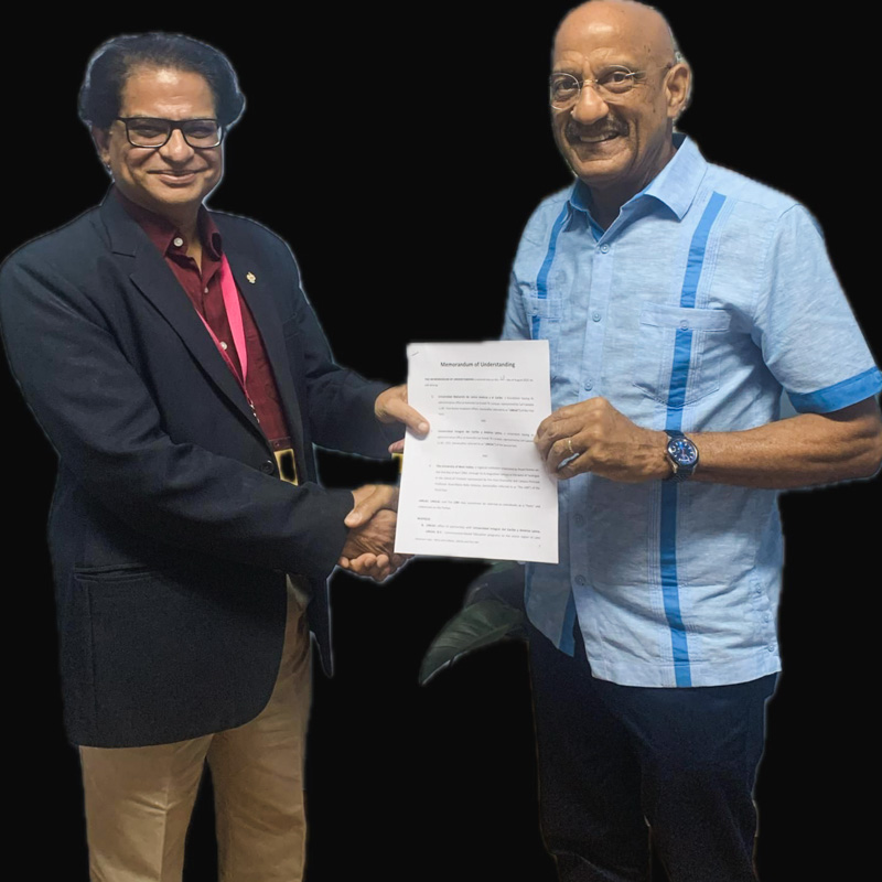 El Prof. Dr. Hariharan Seetharaman, Decano de The University of the West Indies, y el Prof. Carl Camelia, Vicerrector de UMLAC, después de la firma del MOU con UWI en UWI, St. Augustine, Trinidad y Tobago, el 28 de agosto 2025.
